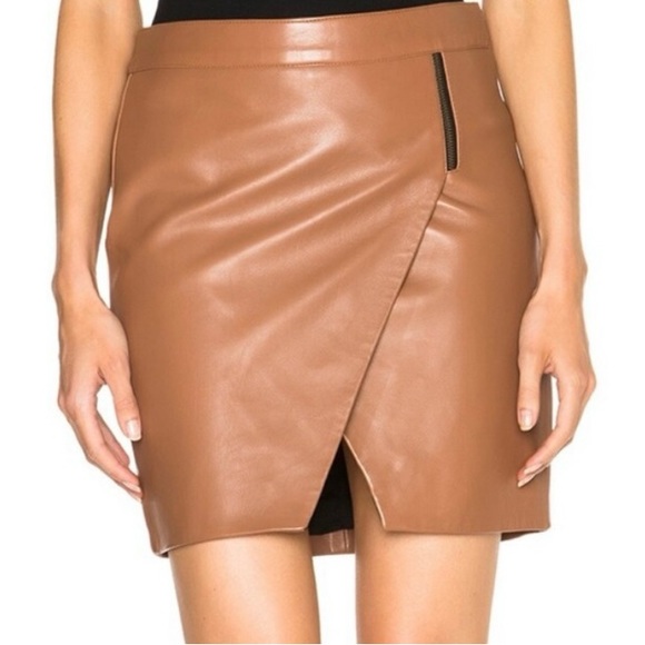 Mason Leather mini skirt.  This skirt is buttery soft and has a bit of stretch. - Picture 4 of 8